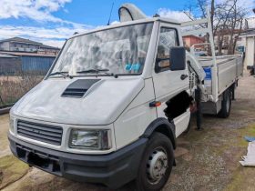 Iveco Daily 59.12 usato con gru Bonfiglioli – patente C
