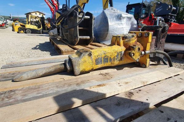 Demolitore-Epiroc-SB102-03