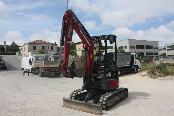 Miniescavatore-Yanmar-VIO-27_6-04
