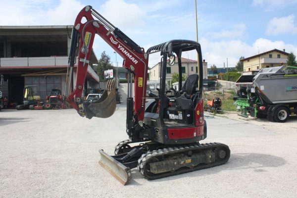 Miniescavatore-Yanmar-VIO-27_6-05