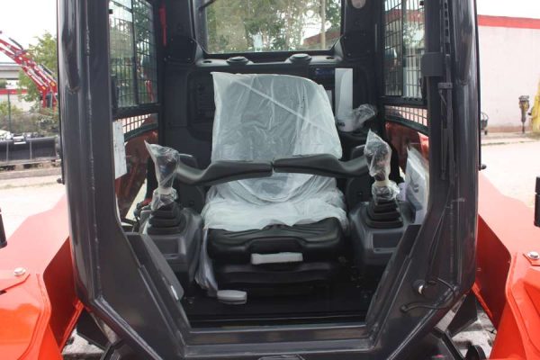 Noleggio Minipala cingolata Eurocomach 20 TL 12 minipala-eurocomach-20tl-03