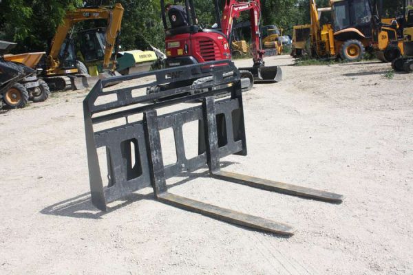 Noleggio Forca pallet CNF 6 noleggio-forche-pallet-cnf-03