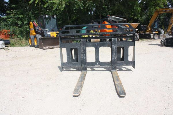 Noleggio Forca pallet CNF 5 noleggio-forche-pallet-cnf-04