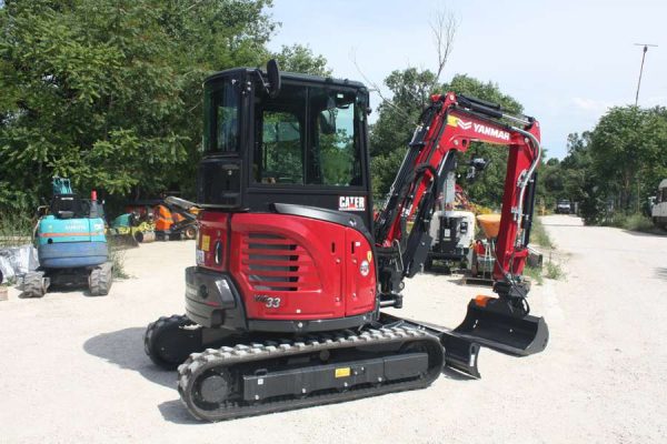 noleggio-yanmar-vio-33-03
