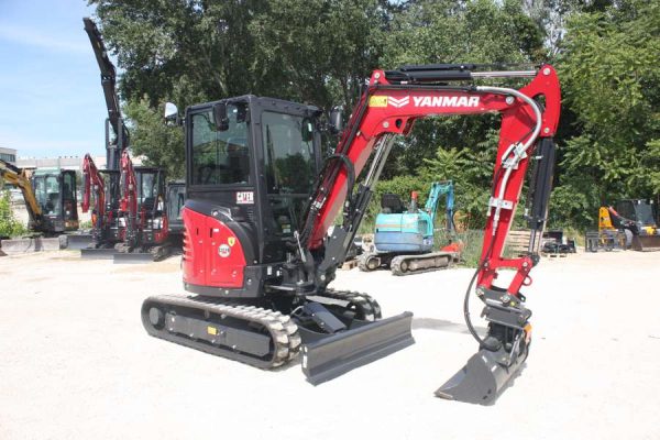 noleggio-yanmar-vio-33-05