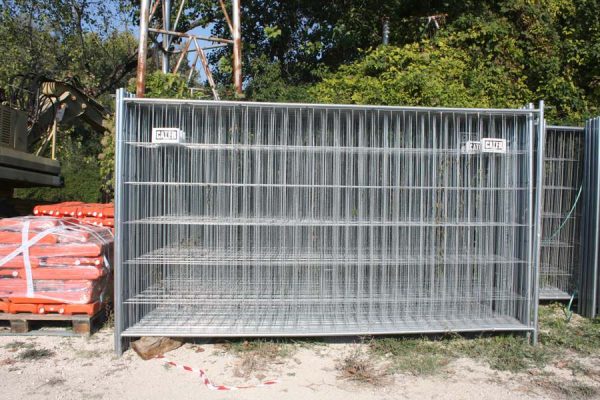 Noleggio Recinzione cantiere mobile 3 nolo-recinzione-cantiere-02