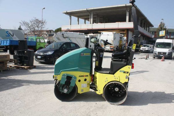 Noleggio Rullo Ammann ARX 12 5 rullo-amman-arx-12-nolo-00