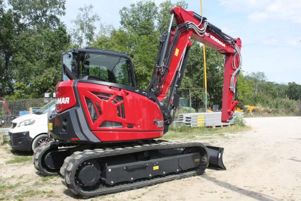 Noleggio Escavatore Yanmar SV100 3 yanmar-sv-100-rosso-01