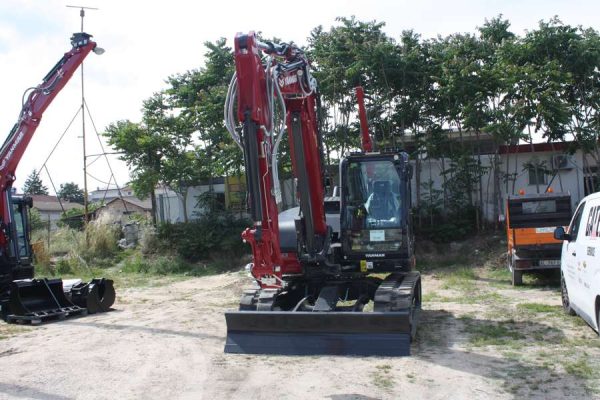 Noleggio Escavatore Yanmar SV100 7 yanmar-sv-100-rosso-05