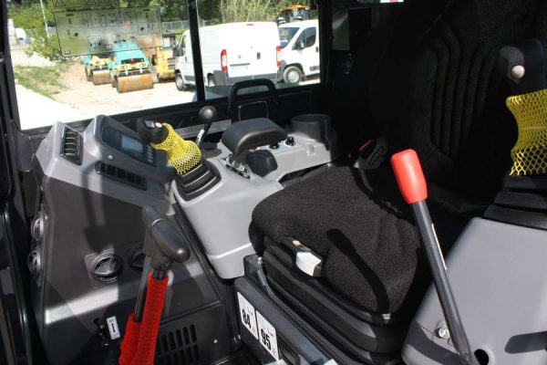 yanmar-vio-57-11